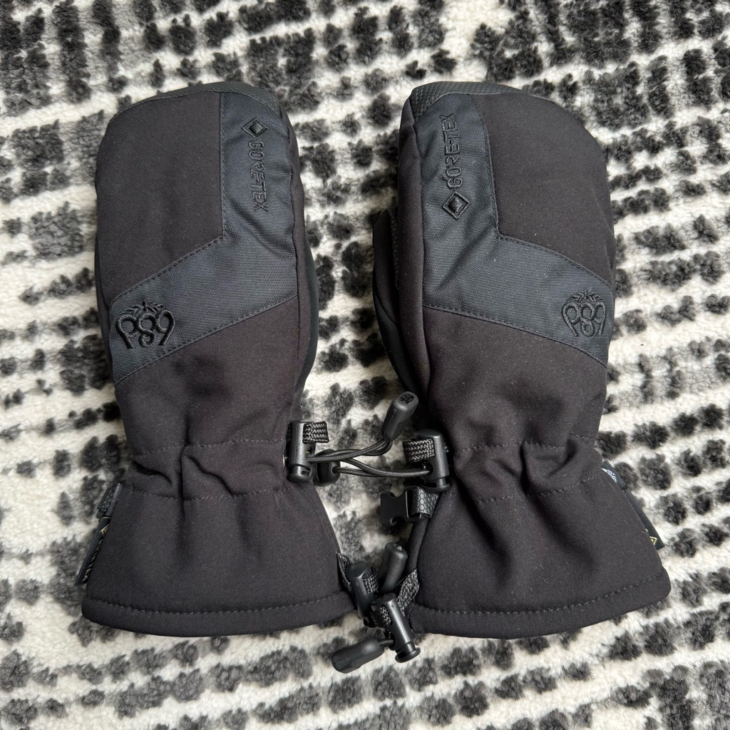 Brand New 686 GoreTex Thermal Mittens